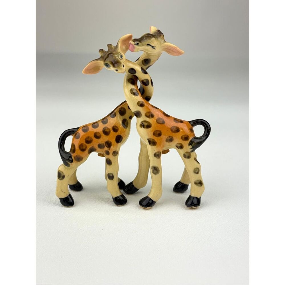 Rare Artmark Intertwined Neck Giraffe Salt Pepper Shaker Set - Perfect Condition